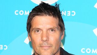 「One Tree Hill」のダン役俳優　インタビュー中にセクハラ？