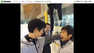 羽生くんの“壁ドン”にファン大興奮「妄想が現実に」「鼻血でそう」