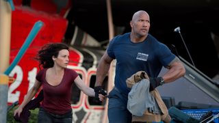 ドウェイン・ジョンソン主演の地震映画が首位デビュー!ディズニー『トゥモローランド』を破る