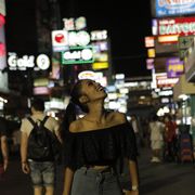 テーマは娼婦・楽園・植民地!異例のロングラン『サウダーヂ』監督の最新作が始動!