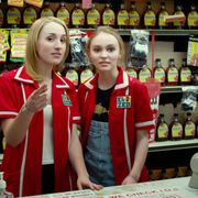 ジョニー・デップと美人娘の親子初共演シーンが公開!