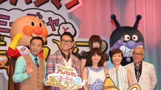 大島優子、華麗にマジックを披露! 子どもたちから大歓声!