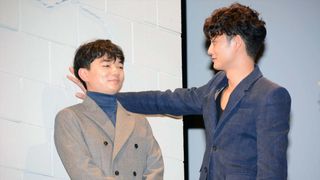 染谷将太、岡田将生に“超壁ドン”され胸キュン！