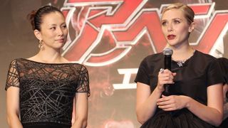 初来日エリザベス・オルセン、米倉涼子と美の競演!
