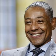 「ブレイキング・バッド」のガス・フリング役俳優 バズ・ラーマンのヒップホップ・ドラマに出演