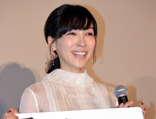 麻生久美子の笑顔画像