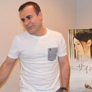 10年ぶりに来日のクルド人監督が「帰国しても逮捕はされない」と報道を訂正
