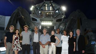 『インデペンデンス・デイ』続編の日本公開は2016年!宇宙船“ムーン・タグ”がお披露目