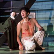 佐々木蔵之介、47歳の肉体美披露に照れる
