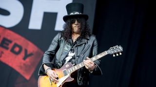 伝説のギタリスト・スラッシュ、ホラー映画製作のための資金調達を開始!