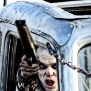 悪役賞&主役を食った脇役賞発表!『ワイルド・スピード』ステイサム、『マッドマックス』白塗り俳優など