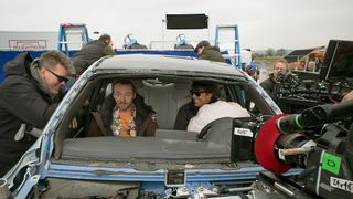トム・クルーズ、車で階段落ち!スタントマン使わず