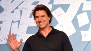 トム・クルーズ、地上1,500メートルの空中スタントは監督のジョークを真に受けた