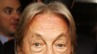 デザイナーのアーノルド・スカージさん死去 85歳