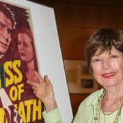 訃報『死の接吻』コリーン・グレイさんが自然死 92歳