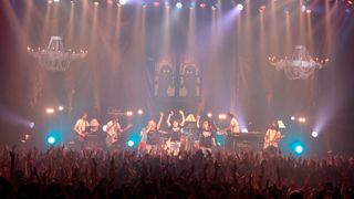 PUFFY、T.M.西川を対バンでいじりまくり！「女の趣味いい」