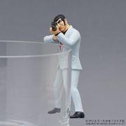 ゴルゴがコップのフチから狙い撃ち…超A級スナイパーのハードボイルドなフィギュアが登場