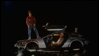 みんなの古着でデロリアンを走らせる！10月21日に都内を走行