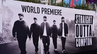 アメリカ、映画館退出した男性が胸部を刺される　配給側も警戒か