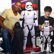 『スター・ウォーズ』最新作、関連グッズ初披露!4日午前0時より発売開始!