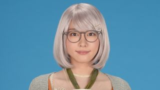 ガッキー、白髪&メガネっ娘姿お披露目!なじんだ姿に「ほっ」と安堵