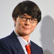 染谷将太、「女装は2年前の方がかわいかった」の評価に恨み節
