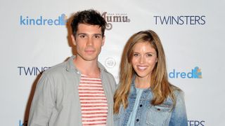 「ヴァンパイア・ダイアリーズ」のケイラ・ユーウェル、結婚