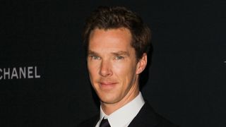 ベネディクト・カンバーバッチの出待ちファンが悲鳴！高級アパート住民が苦情