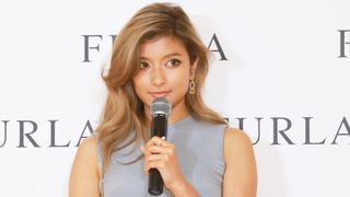 ローラ、『バイオ』撮影から帰国!「世界が変わった感じ」