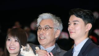 染谷将太&北乃きい、おっとり女優猫にメロメロ
