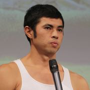 小島よしお、ゲイ疑惑を否定「女子好きですよ」