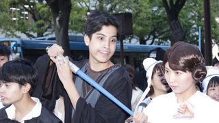 けみお君もジェダイに!川崎駅前にスター・ウォーズコスプレファン100名が集結