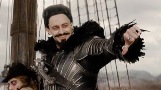 「良い人」でおなじみヒュー・ジャックマンが怪演!海賊・黒ひげの悪人ぶりが公開