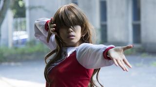 股間からミサイル発射!元SKE48佐藤聖羅『血まみれスケバンチェーンソー』で全身武器の改造人間役!