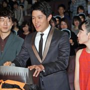鈴木亮平、声詰まらせ感極まる…「みんな、ありがとー!そして好きだー!」