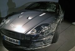 アストンマーティンDBS