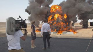 『007 スペクター』映画史上最大の爆破シーンでギネスに認定!メイキング映像公開!