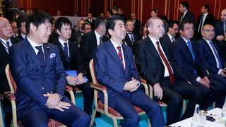 安倍首相、異例の映画鑑賞　『海難1890』トルコの大統領と一緒に