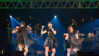 吉高由里子、近藤春奈、森カンナの仲良し3人組がPerfumeを完コピ!本家も絶賛