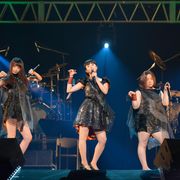 吉高由里子、近藤春奈、森カンナの仲良し3人組がPerfumeを完コピ!本家も絶賛