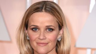 リース・ウィザースプーン、バービー人形の生みの親を描く映画を製作へ