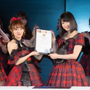 高橋みなみ、総監督を横山由依にバトンタッチ!AKB劇場10周年で継承式