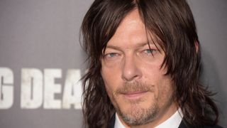 リアル「ウォーキング・デッド」…ノーマン・リーダスがファンに噛まれる