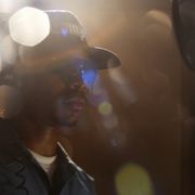伝説のN.W.A.メンバーも音程を外す!ドクター・ドレーとイージー・Eの友情シーン