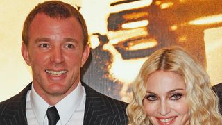 マドンナとガイ・リッチー監督　15歳の息子をめぐって親権争い