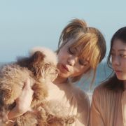 Chara、浅野忠信との娘SUMIREと共演!親子で歌声披露