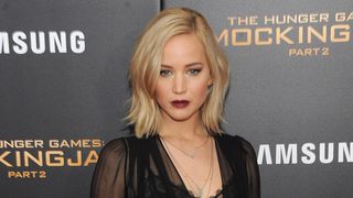 ジェニファー・ローレンス、子供病院を慰問