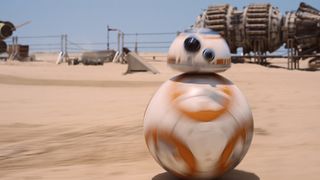『スター・ウォーズ』次世代のR2-D2!愛されドロイドBB-8の特別映像!