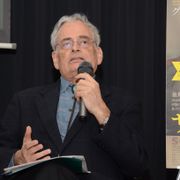 ホロコースト生還者が学生に語る「耳に心地よい言葉は疑って」