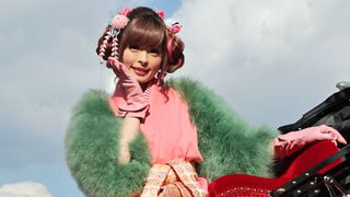 きゃりーぱみゅぱみゅ、ピンクの袴姿でUSJに降臨!